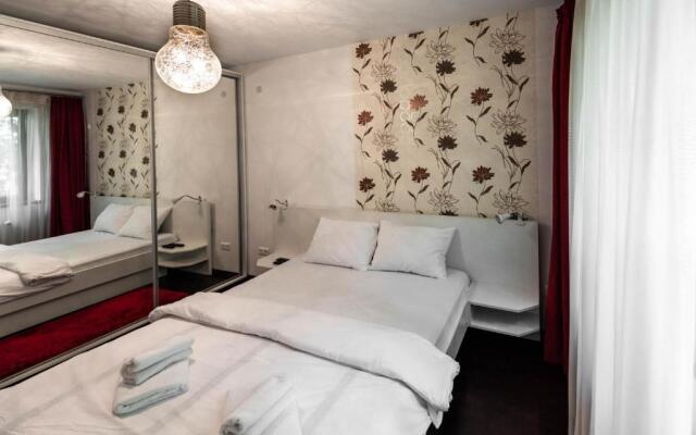La Nueve Suite