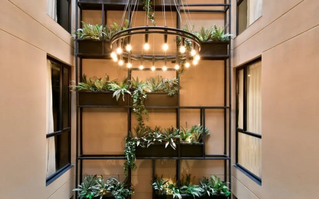 w Cozy Loft w/ Modern Balcony in Unicentro