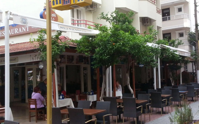 Mola Hotel