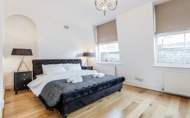 Deluxe 4 BR Oxford Circus Apartment with Terrace
