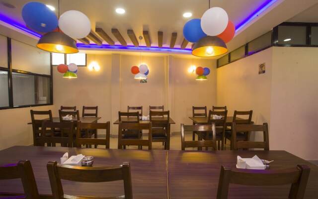 Oyo 146 Somewhere Hotel And Restaurant