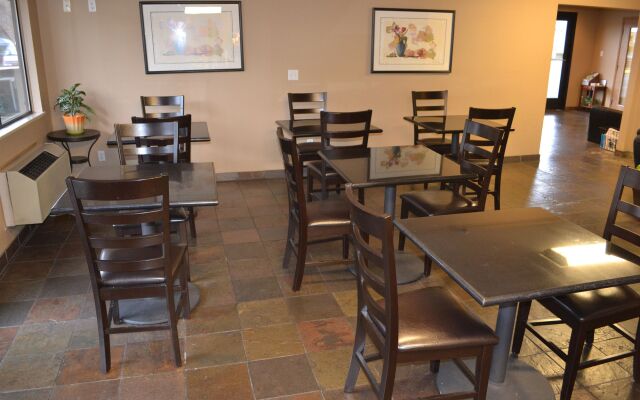 PepperTree Inn