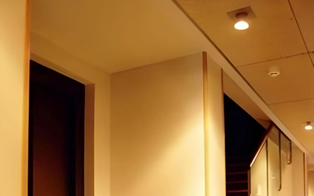 Hostal y Albergue Haizea - Hostel