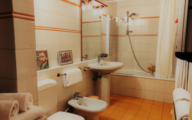 Golden Authentic Florentine Gem, Perfect Location