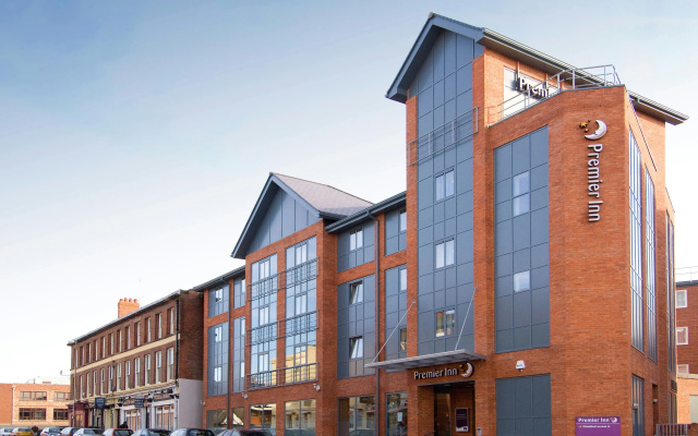 Premier Inn Chester - Railway Station