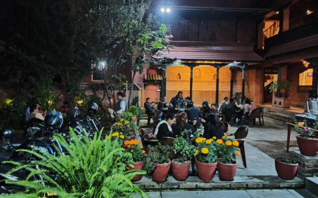Nag Pukhu Guest House
