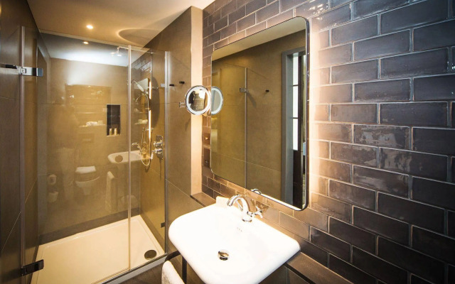 Clayton Hotel City of London