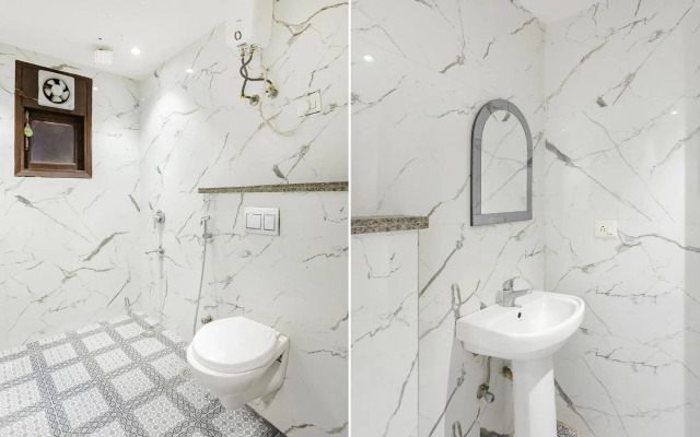 Capital O 464 Hotel Lotus Palace