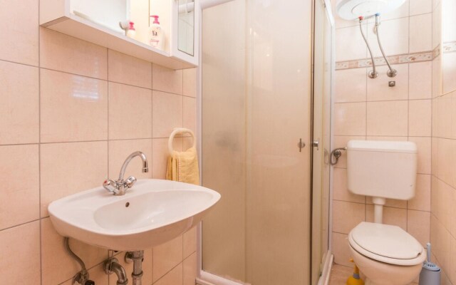Nice Home in Sukosan With 4 Bedrooms and Wifi