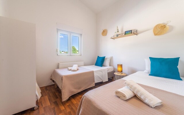 Beautiful Apartment in Vrana With Wifi and 2 Bedrooms