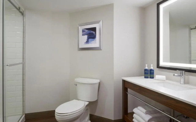 Four Points by Sheraton Point Edward Sarnia