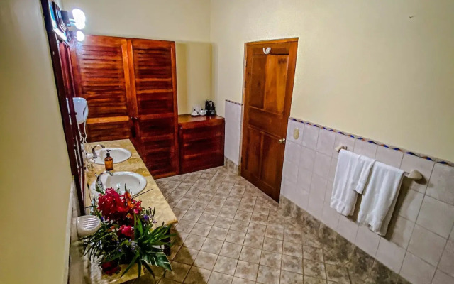 Jaco Hotel Docelunas