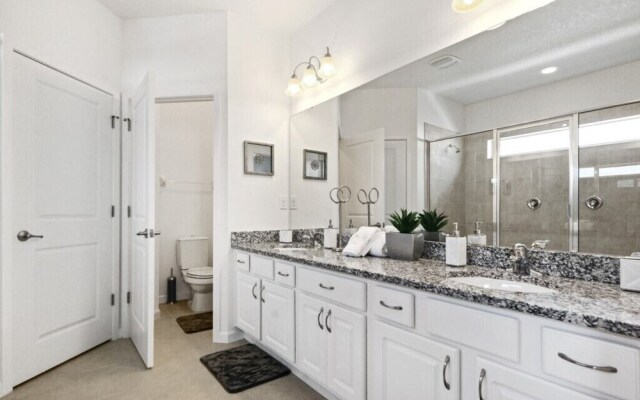 Stunning Vacation Home So3890