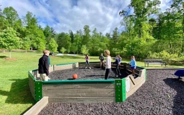 Kanuga Inn & Lodging