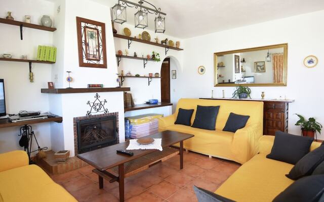 Detached house in mountain setting with great views in Mijas