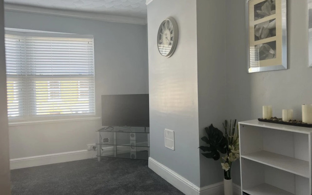 Spacious 1-bed Apartment in the Heart of Herne Bay