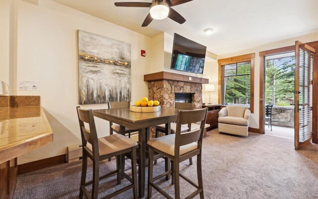 Mountain Thunder Lodge 5104 Condo by RedAwning