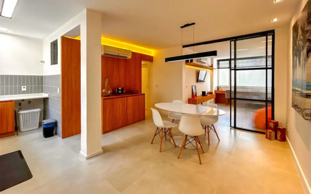 Timo Apto 350m da Praia de Copacabana RJ