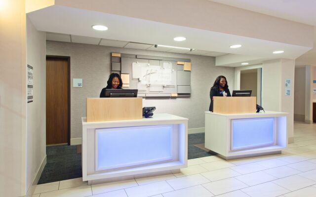 Holiday Inn Express Hotel & Suites Oakland-Airport by IHG