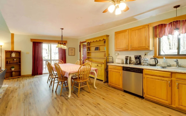 Spacious Pocono Lake House Near Skiing & Swimming!