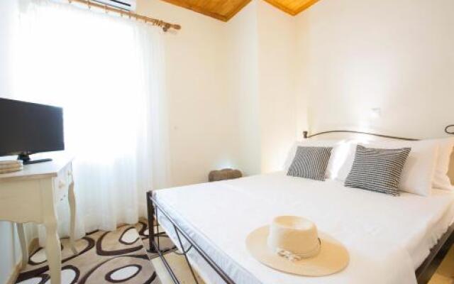 Lefkas Cottage House