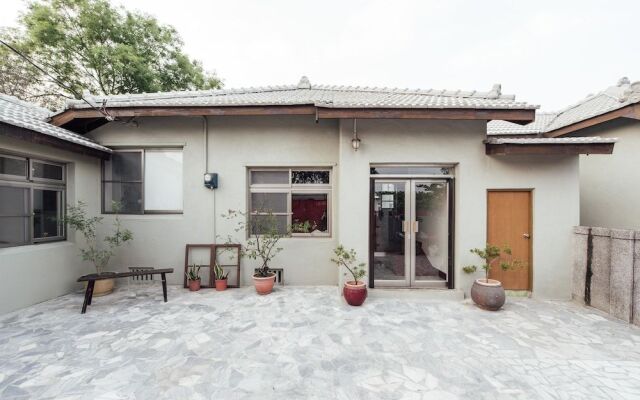 Zuo Military Village Inn