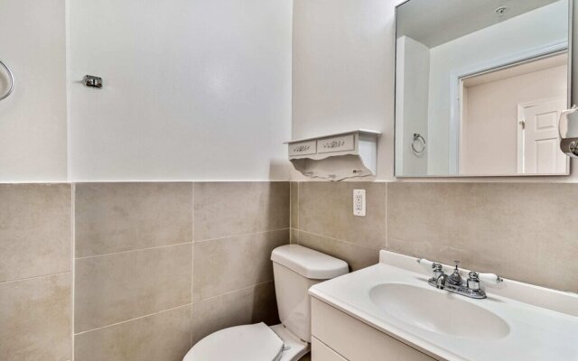 Amazing 2BD Steps From the Convention Center