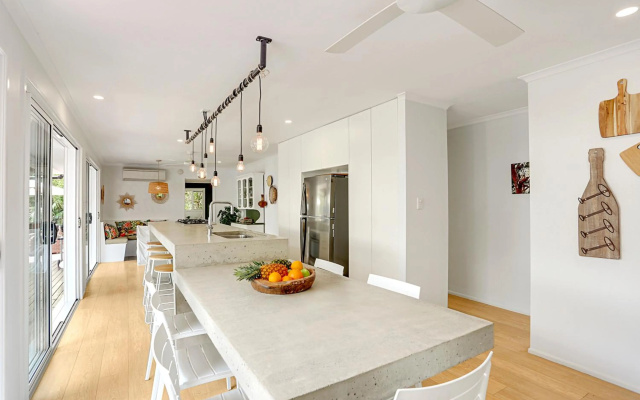 Birdsong – Guest Rooms – Sunrise Beach