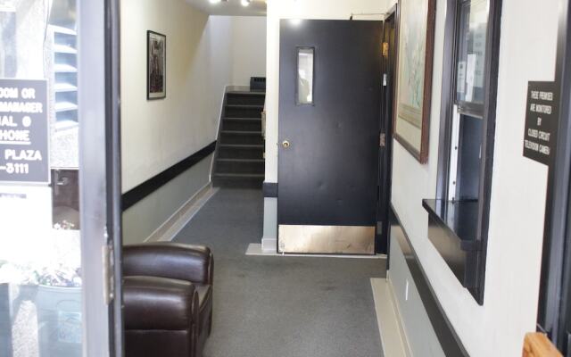 Morinville Plaza & Suites