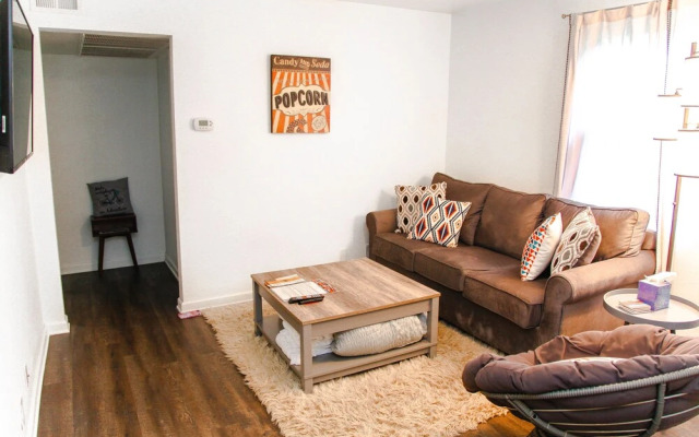 Music City Retreat Awesome Location, Sleeps 4!