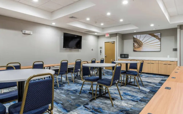 Comfort Suites Four Seasons