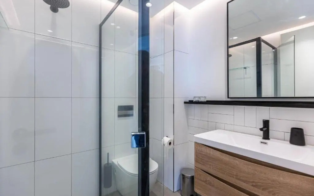 апарт-отель Latitude  by Totalstay