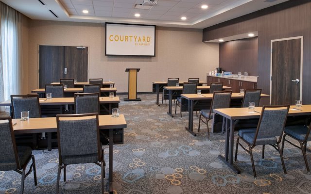 Courtyard by Marriott Petoskey at Victories Square