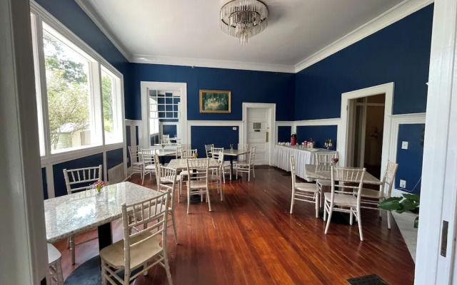 Historic Michabelle Inn
