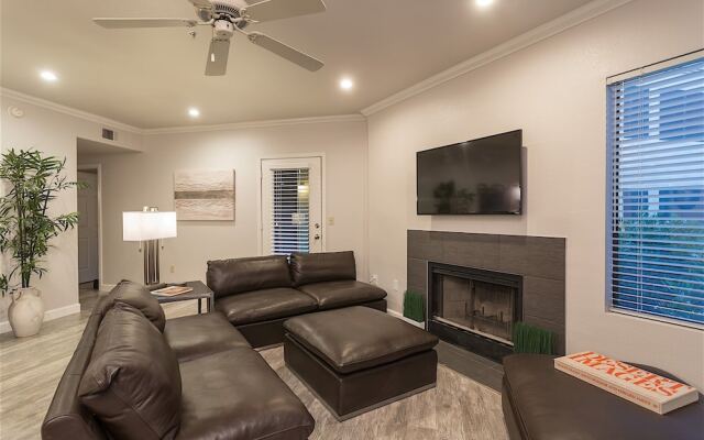 Home Suite Home 3 BR by Casago