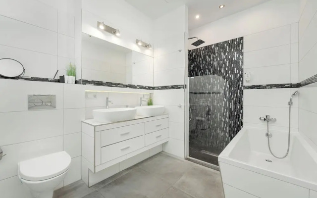 Luxury Apartment by Renters Prestige