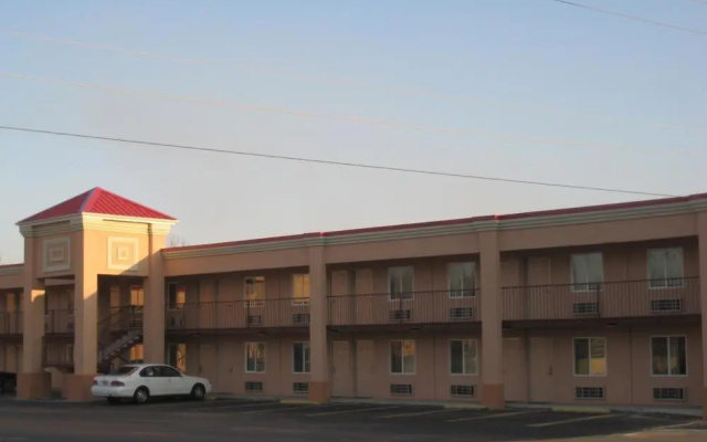 Sands Central Inn Hot Springs