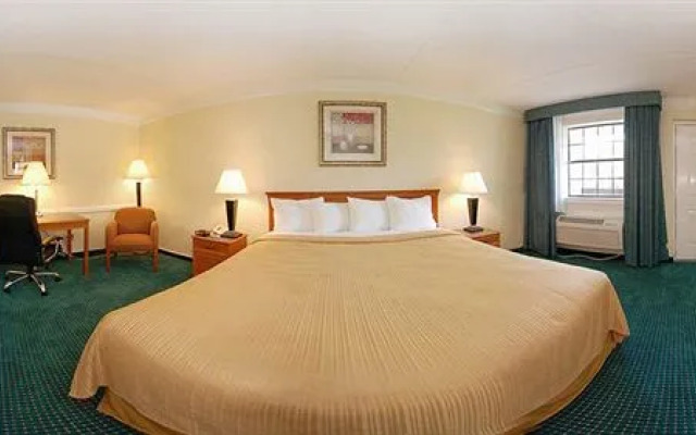 OYO Hotel Columbia SC I-20/I-26