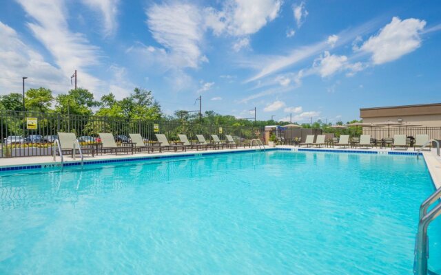 Holiday Inn Express & Suites Ft. Washington - Philadelphia by IHG