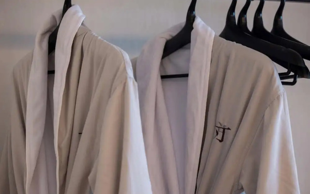 Yi Nian Fangcun Hotel