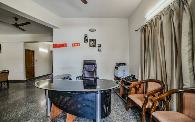 OYO 13498 Infinity Service Apartments