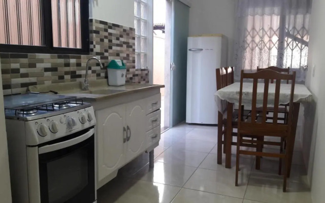 Casa 01 Dorm Terreno Compartido