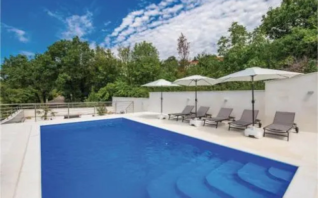 Four Bedroom Holiday Home in Kastav