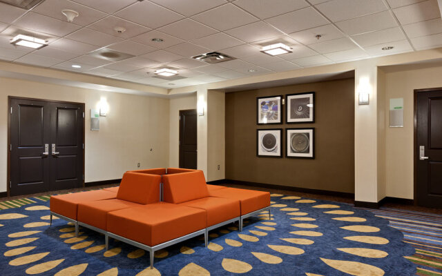 Holiday Inn Hotel & Suites Atlanta Airport-North