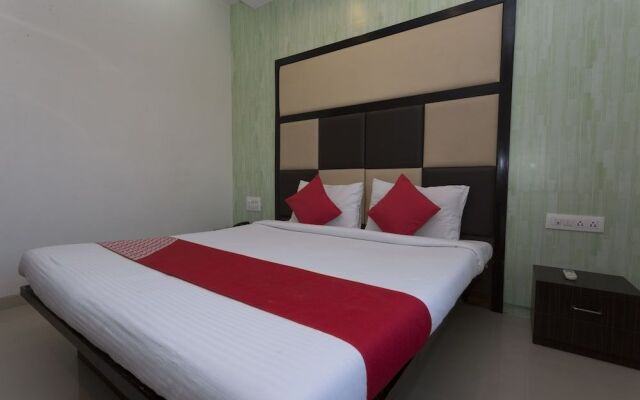 OYO 26795 Hotel Steers 07 Inn