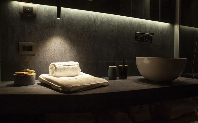 Charmant Petit Hotel