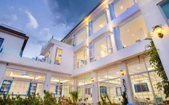 Ocean Talk Seascape Hotel