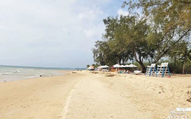 Riverside Mini Hotel Grand World