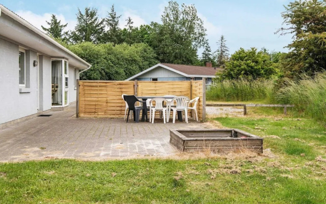 8 Person Holiday Home in Oksbol