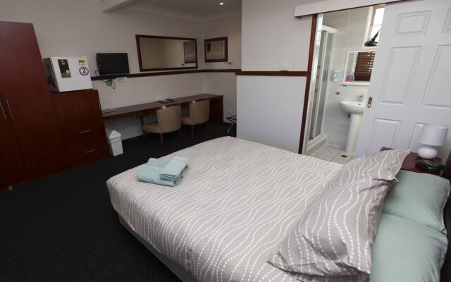 Across Country Motel and Serviced Apartments